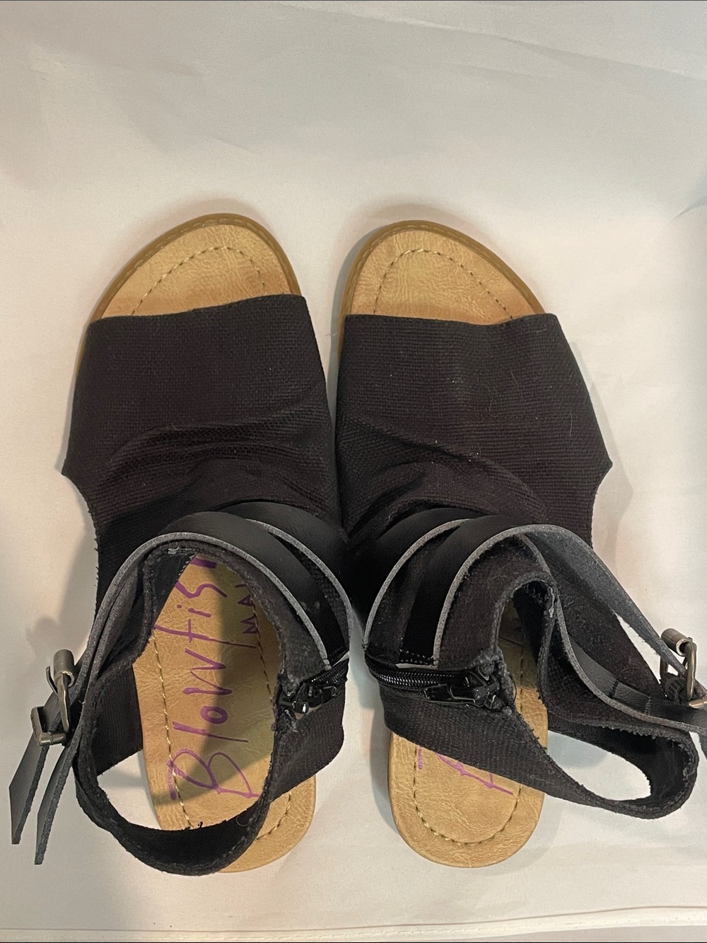 Blowfish Malibu Black Open-Toe Crisscross Strap Sandals - Picture 4 of 5
